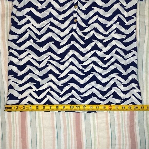 Lilly Pulitzer Elsa Silk Top in Navy & White
Seagull Print - Picture 7 of 16